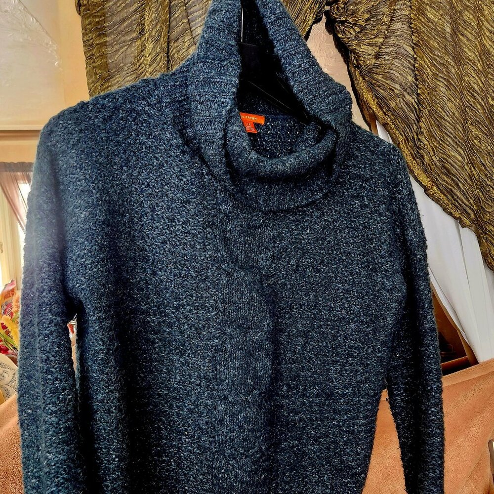 I6  So cozy lovely gray 12" cowl-neck oversized w/front design